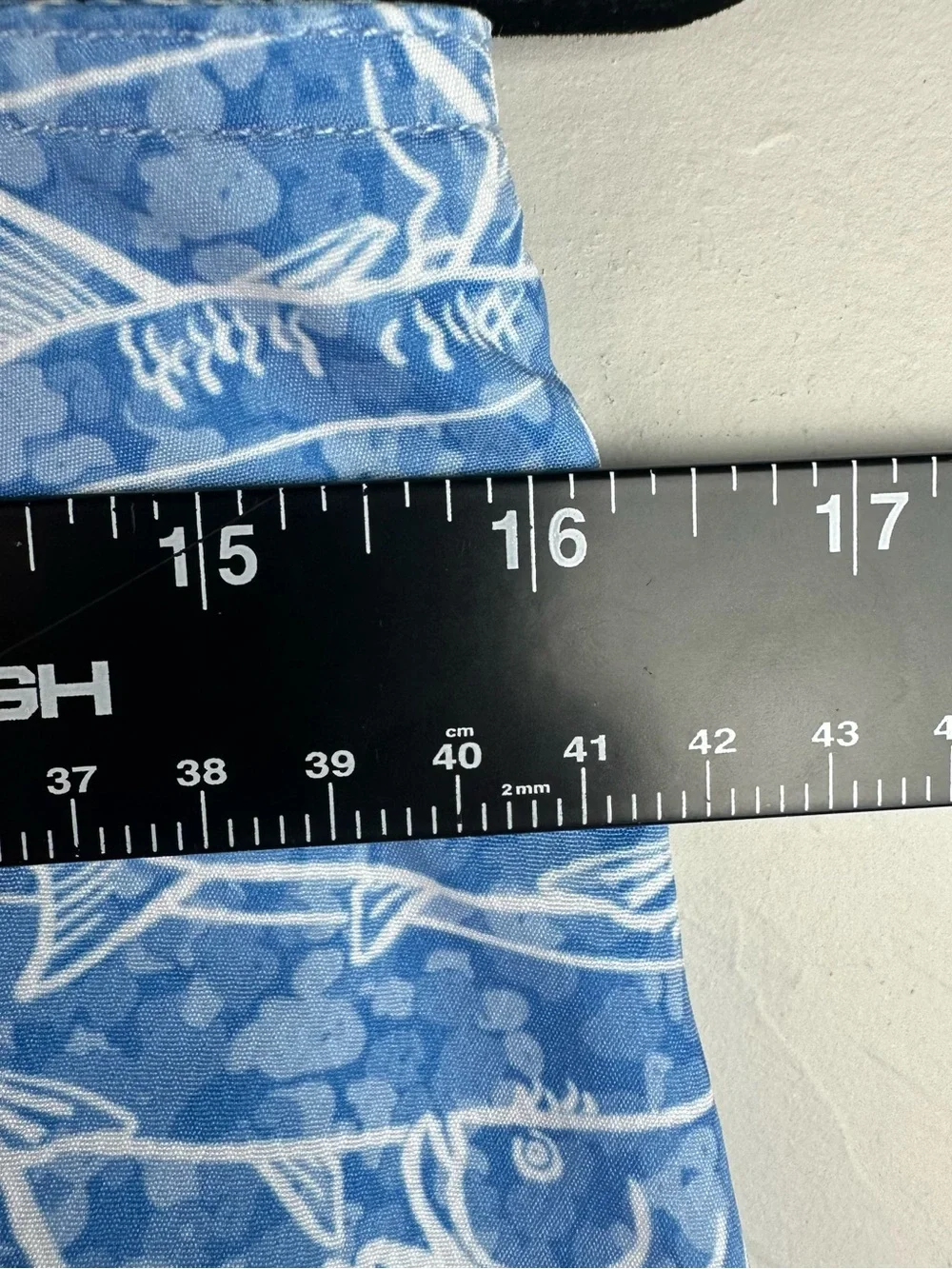 Vineyard Vines Chappy Board Shorts Fish Print Blue Size 30